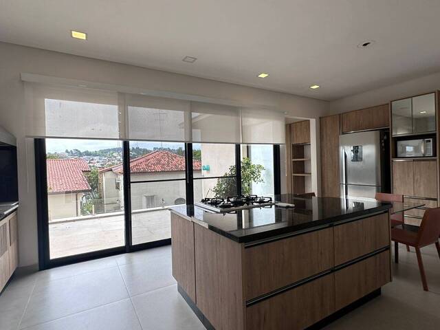 Casa para Venda em Santana de Parnaíba - 5