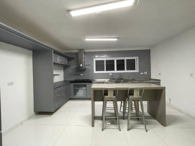 Casa para Venda em Santana de Parnaíba - 4