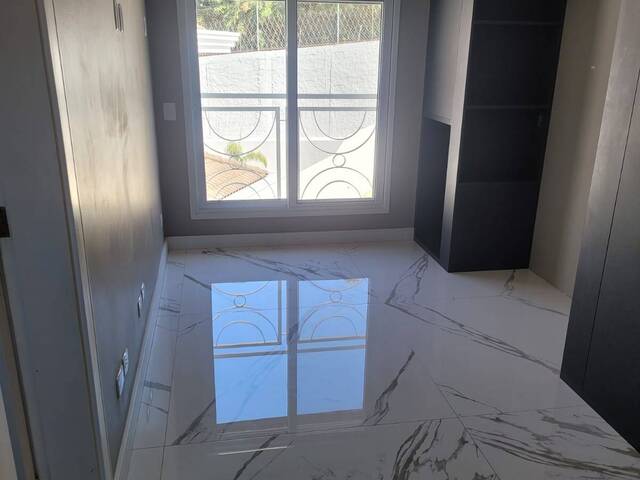 Casa para Venda em Santana de Parnaíba - 4