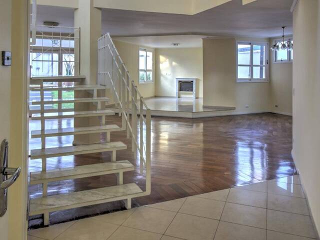 Casa para Venda em Santana de Parnaíba - 5