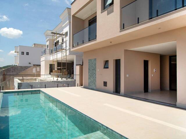 #72 - Casa para Venda em Santana de Parnaíba - SP