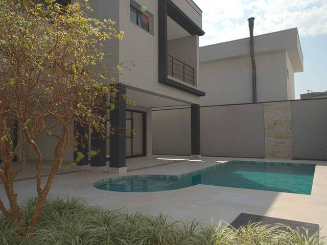 Casa para Venda em Santana de Parnaíba - 4