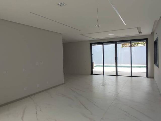 Casa para Venda em Santana de Parnaíba - 5