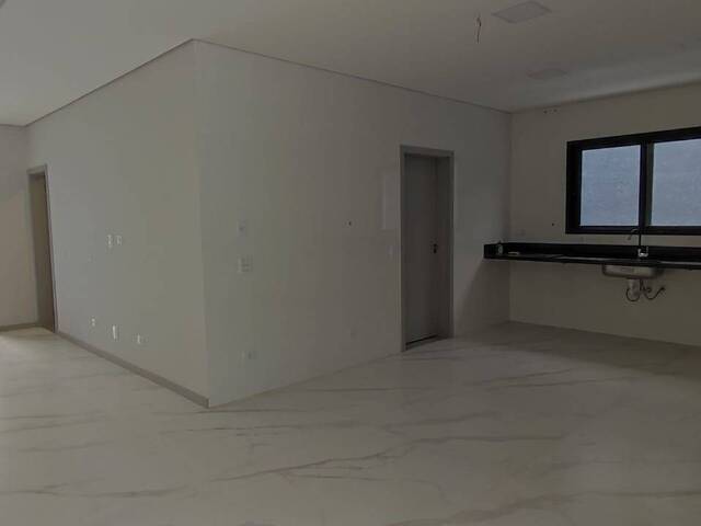 #83 - Casa para Venda em Santana de Parnaíba - SP