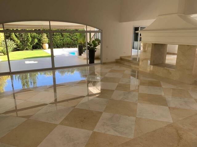 #100 - Casa para Venda em Santana de Parnaíba - SP