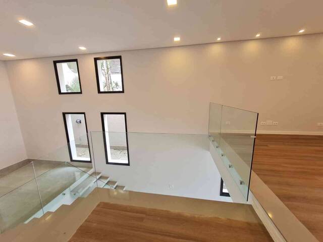 Casa para Venda em Santana de Parnaíba - 4