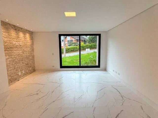 #110 - Casa para Venda em Barueri - SP