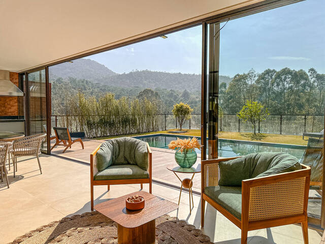 #130 - Casa para Venda em Santana de Parnaíba - SP