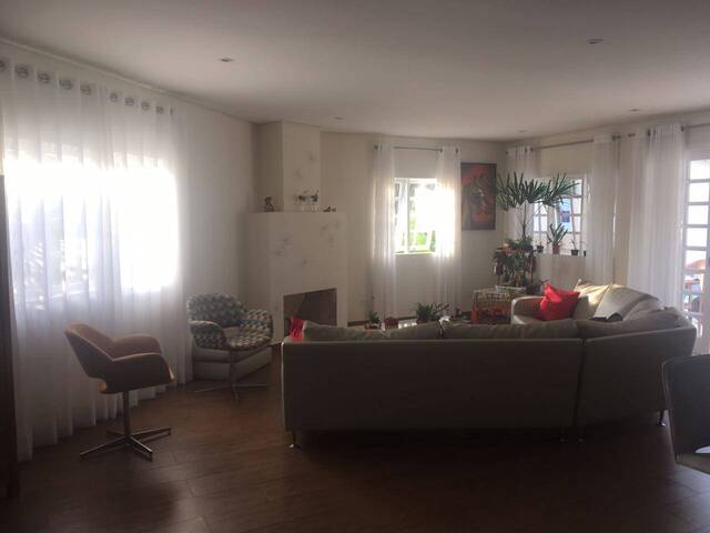 Casa para Venda em Santana de Parnaíba - 5
