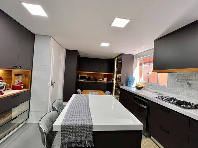 #214 - Casa para Venda em Santana de Parnaíba - SP