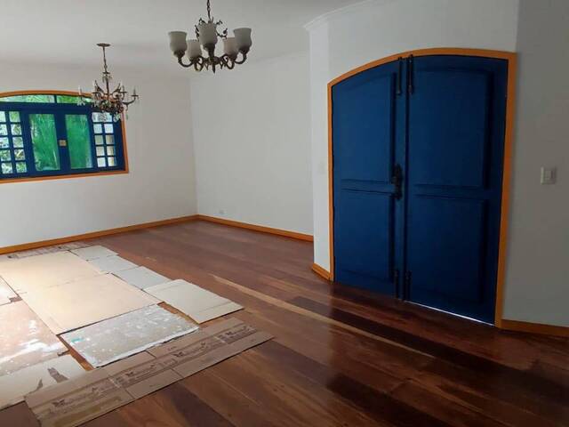 #211 - Casa para Venda em Santana de Parnaíba - SP