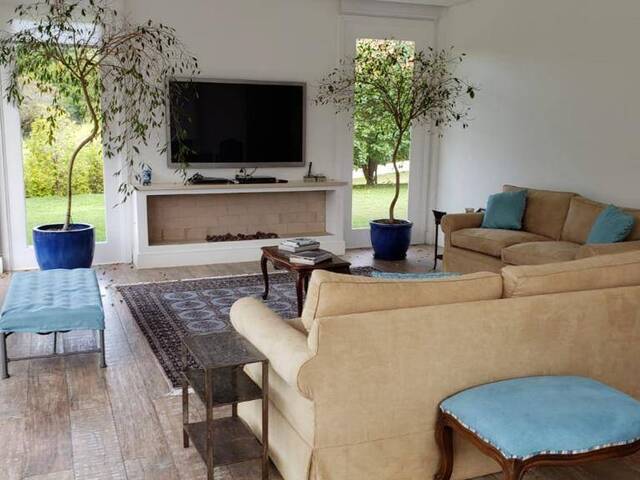 #227 - Casa para Venda em Santana de Parnaíba - SP