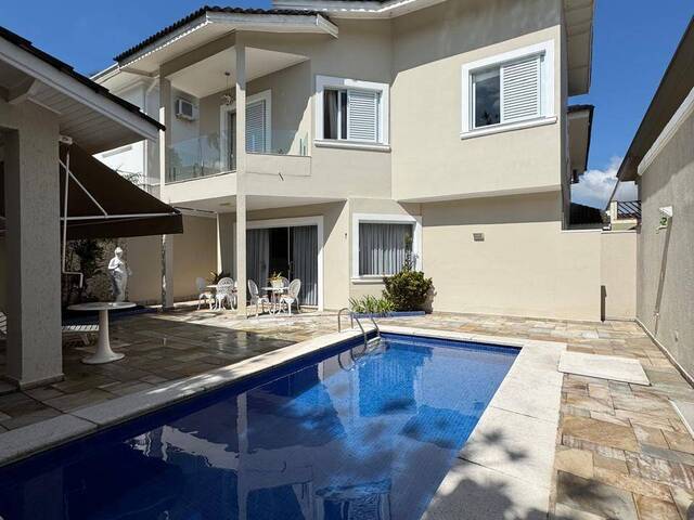 #242 - Casa para Venda em Santana de Parnaíba - SP - 1