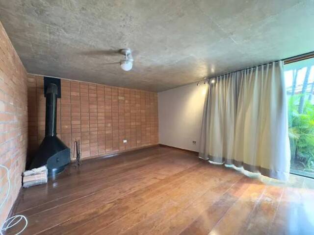 Casa para Venda em Santana de Parnaíba - 4