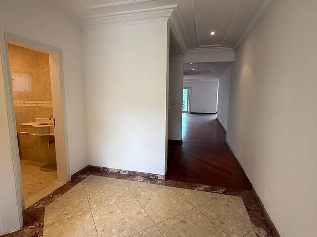 #222 - Casa para Venda em Santana de Parnaíba - SP