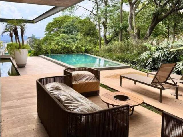 #320 - Casa para Venda em Santana de Parnaíba - SP - 1