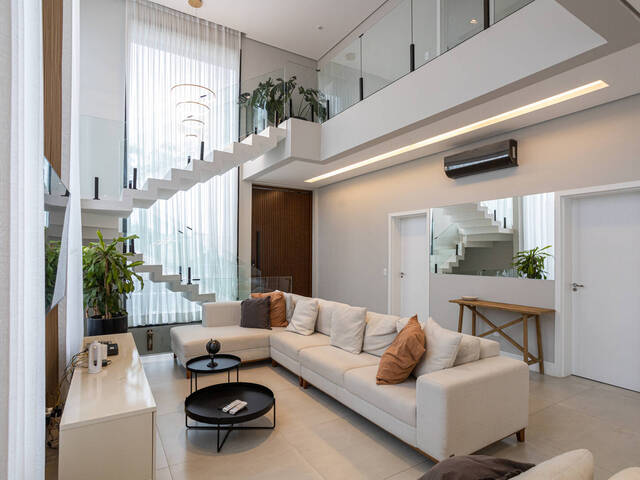Casa para Venda em Santana de Parnaíba - 5
