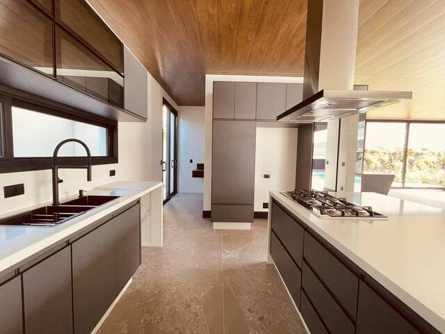 Casa para Venda em Santana de Parnaíba - 5
