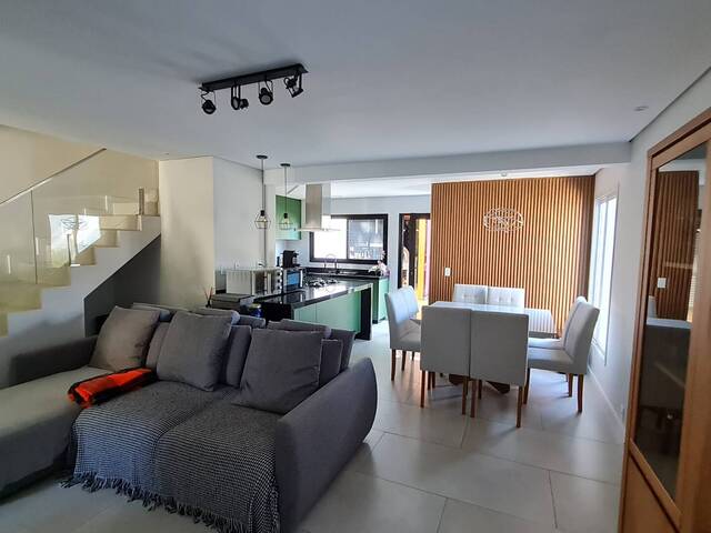 Casa para Venda em Santana de Parnaíba - 5