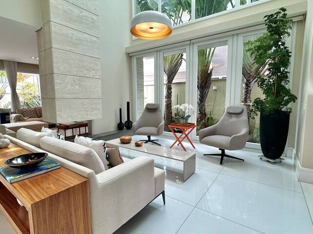 #428 - Casa para Venda em Santana de Parnaíba - SP