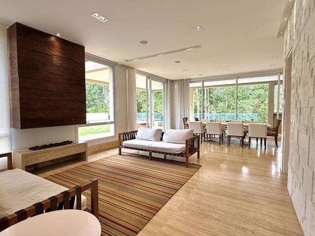 #438 - Casa para Venda em Santana de Parnaíba - SP