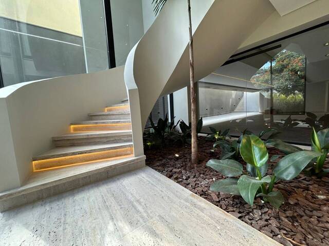 #197 - Casa para Venda em Barueri - SP