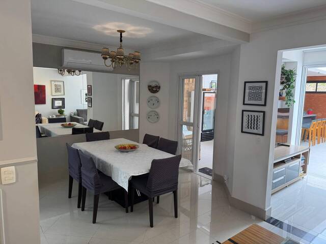 #548 - Casa para Venda em Santana de Parnaíba - SP