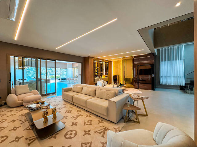 Casa para Venda em Santana de Parnaíba - 4