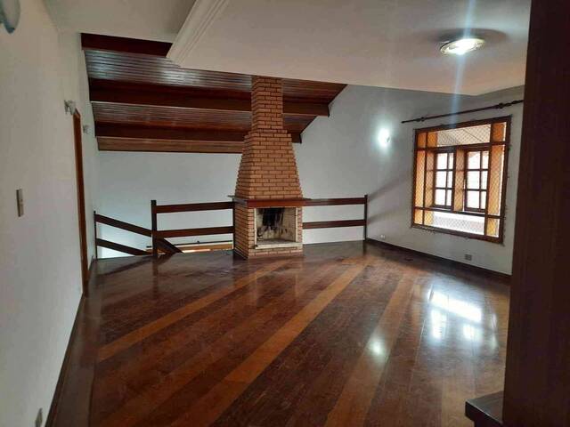 Casa para Venda em Santana de Parnaíba - 5