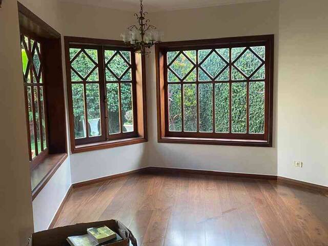 #493 - Casa para Venda em Santana de Parnaíba - SP