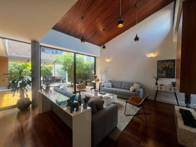 Casa para Venda em Santana de Parnaíba - 4