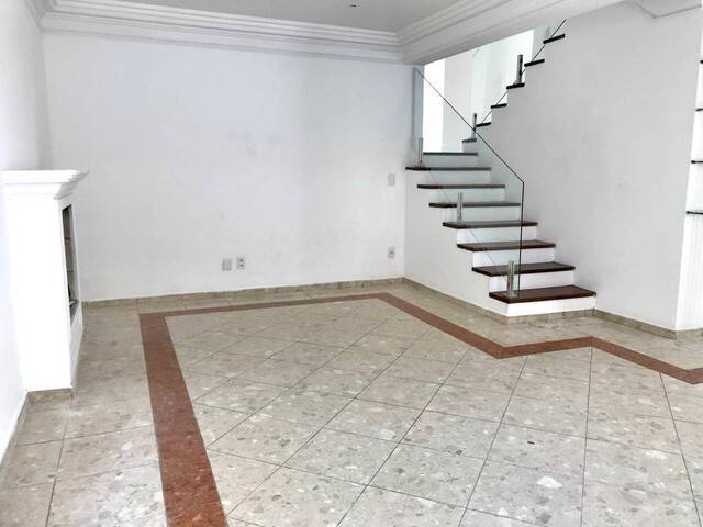 Casa para Venda em Santana de Parnaíba - 4