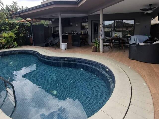 Casa para Venda em Santana de Parnaíba - 4