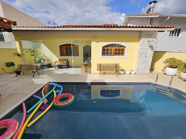 Casa para Venda em Santana de Parnaíba - 5