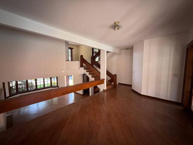 Casa para Venda em Santana de Parnaíba - 4