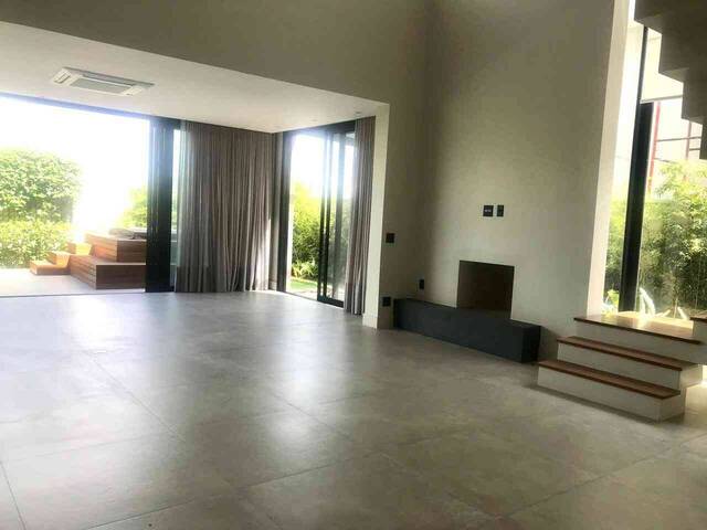 Casa para Venda em Santana de Parnaíba - 5