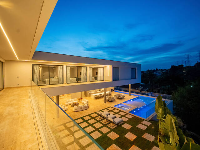 #569 - Casa para Venda em Santana de Parnaíba - SP