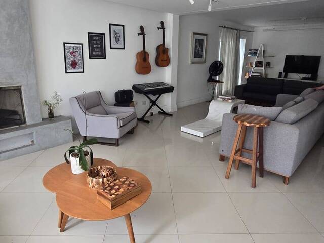 Casa para Venda em Santana de Parnaíba - 4