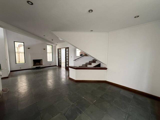 Casa para Venda em Santana de Parnaíba - 4