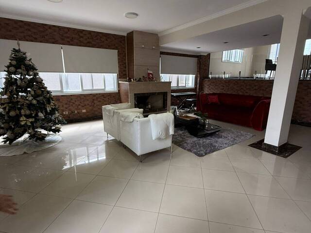 #628 - Casa para Venda em Santana de Parnaíba - SP