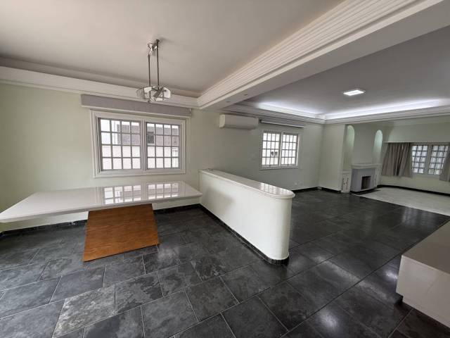 Casa para Venda em Santana de Parnaíba - 5
