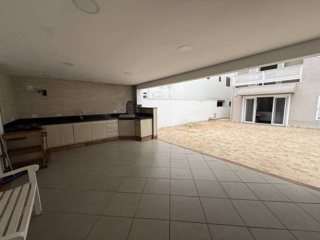 Casa para Venda em Santana de Parnaíba - 4