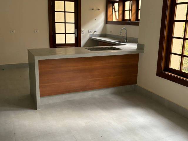 #658 - Casa para Venda em Barueri - SP