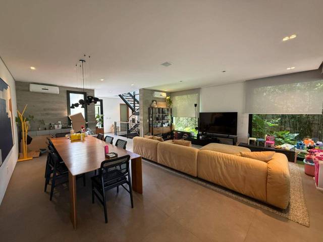 #655 - Casa para Venda em Santana de Parnaíba - SP