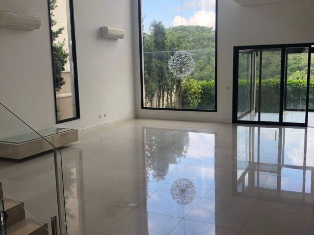 Casa para Venda em Santana de Parnaíba - 4