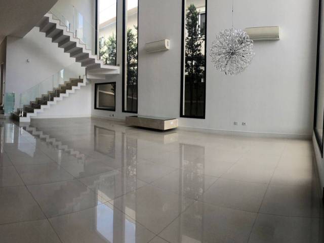 #665 - Casa para Venda em Santana de Parnaíba - SP - 2