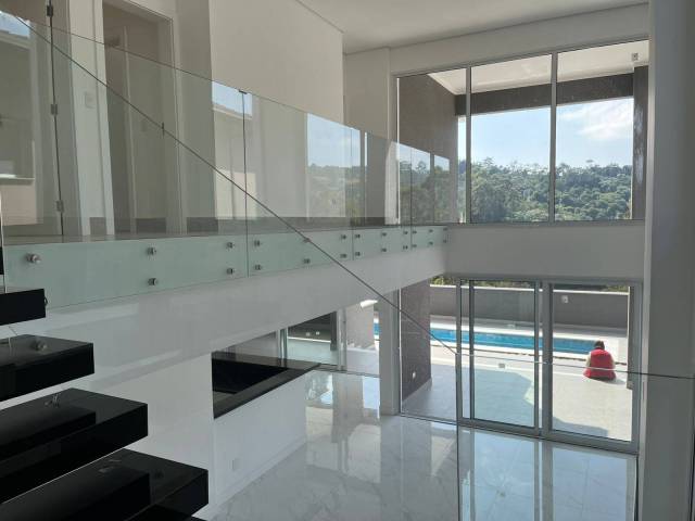 #675 - Casa para Venda em Santana de Parnaíba - SP