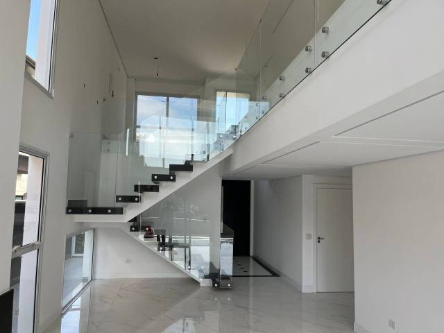 #675 - Casa para Venda em Santana de Parnaíba - SP