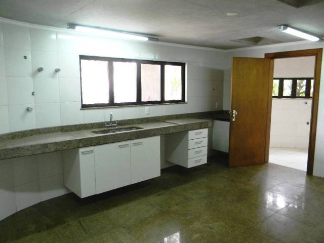 #692 - Casa para Locação em Santana de Parnaíba - SP