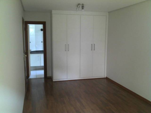 #692 - Casa para Locação em Santana de Parnaíba - SP